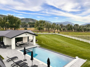Studio Pool House by Xquisite Rentals